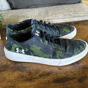 Kids Under Armour Unisex KickIt2 Low Utility Running Shoes Camo